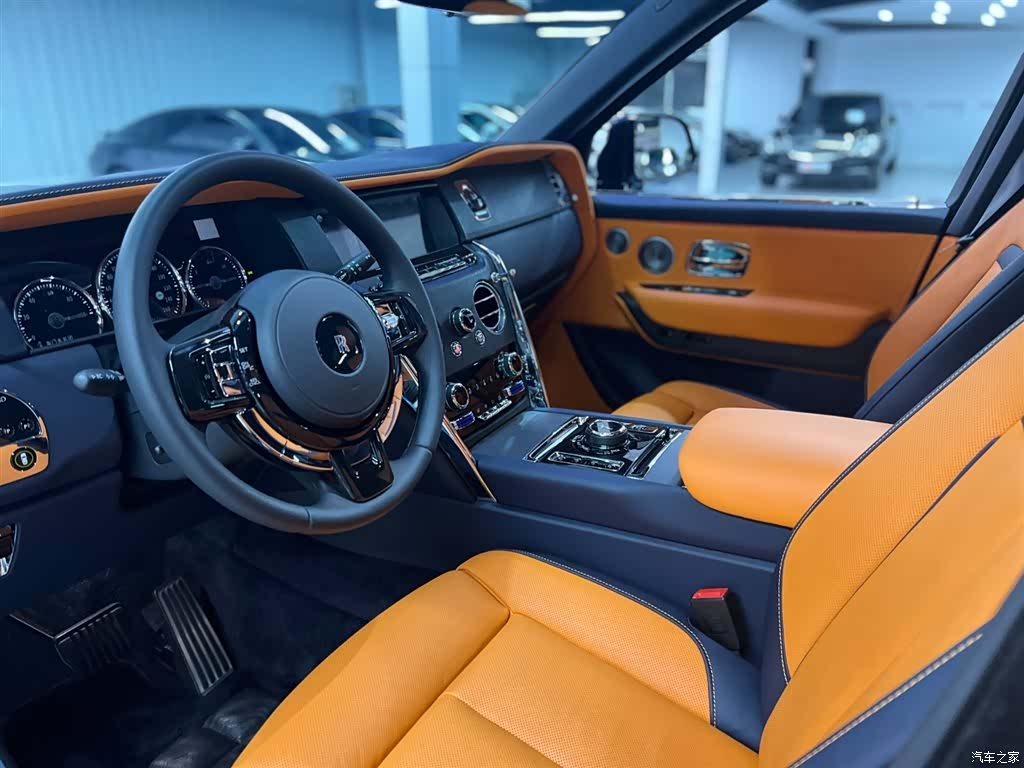 Rolls-Royce Cullinan, 2022 16