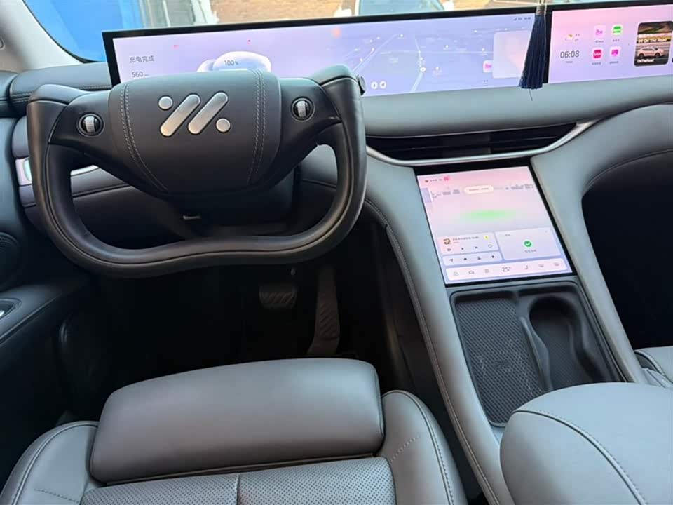 IM Motors Zhiji LS6 IM Motors Zhiji LS6