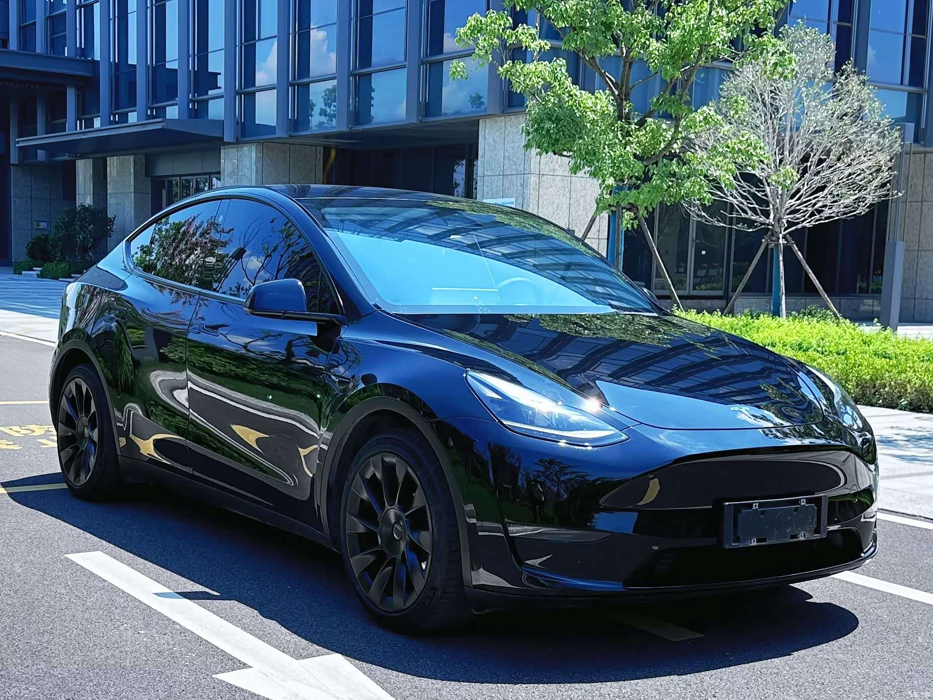 Tesla Model Y, 2021 3