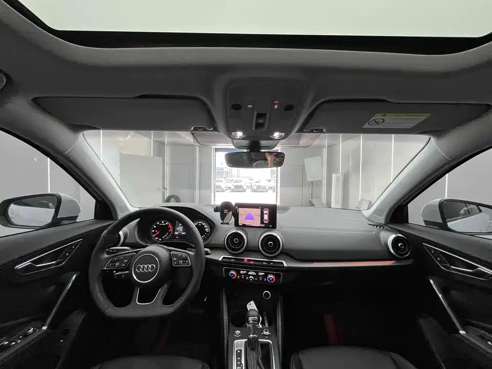 Audi Q2L Audi Q2L