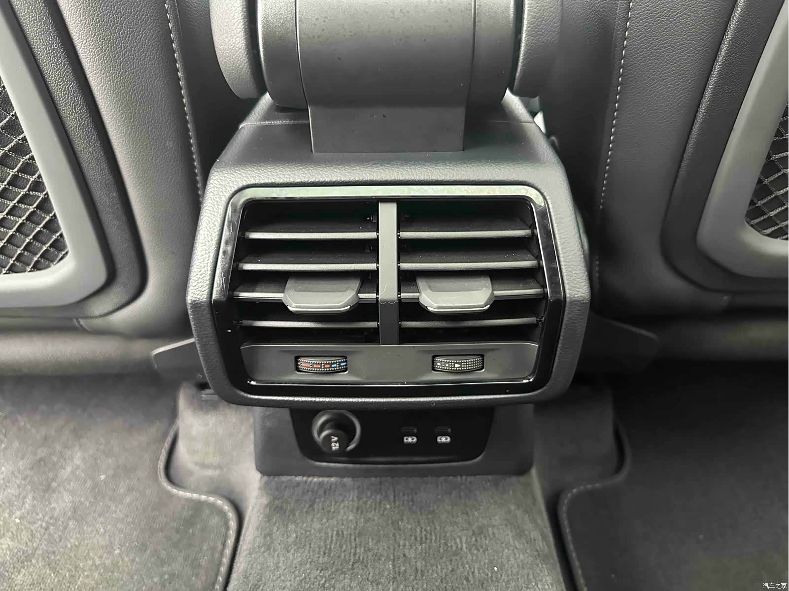 Audi Q3, 2023 13