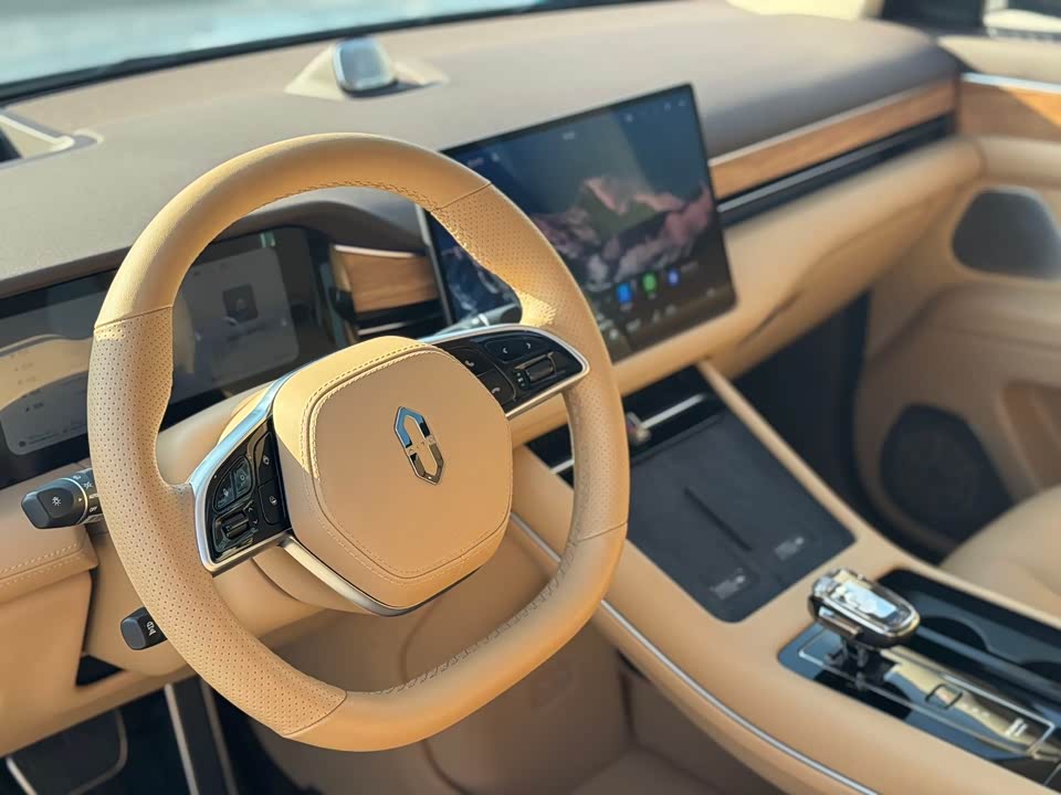 AITO Ask the world M7