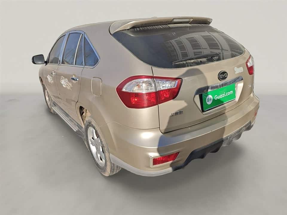 BYD S6