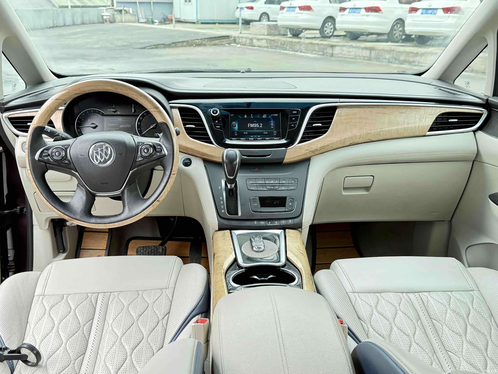Buick GL8, 2018 6