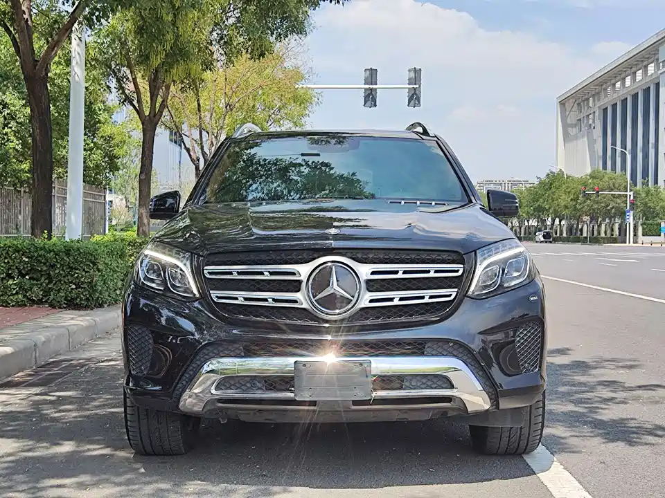 Mercedes-Benz GLS Mercedes-Benz GLS