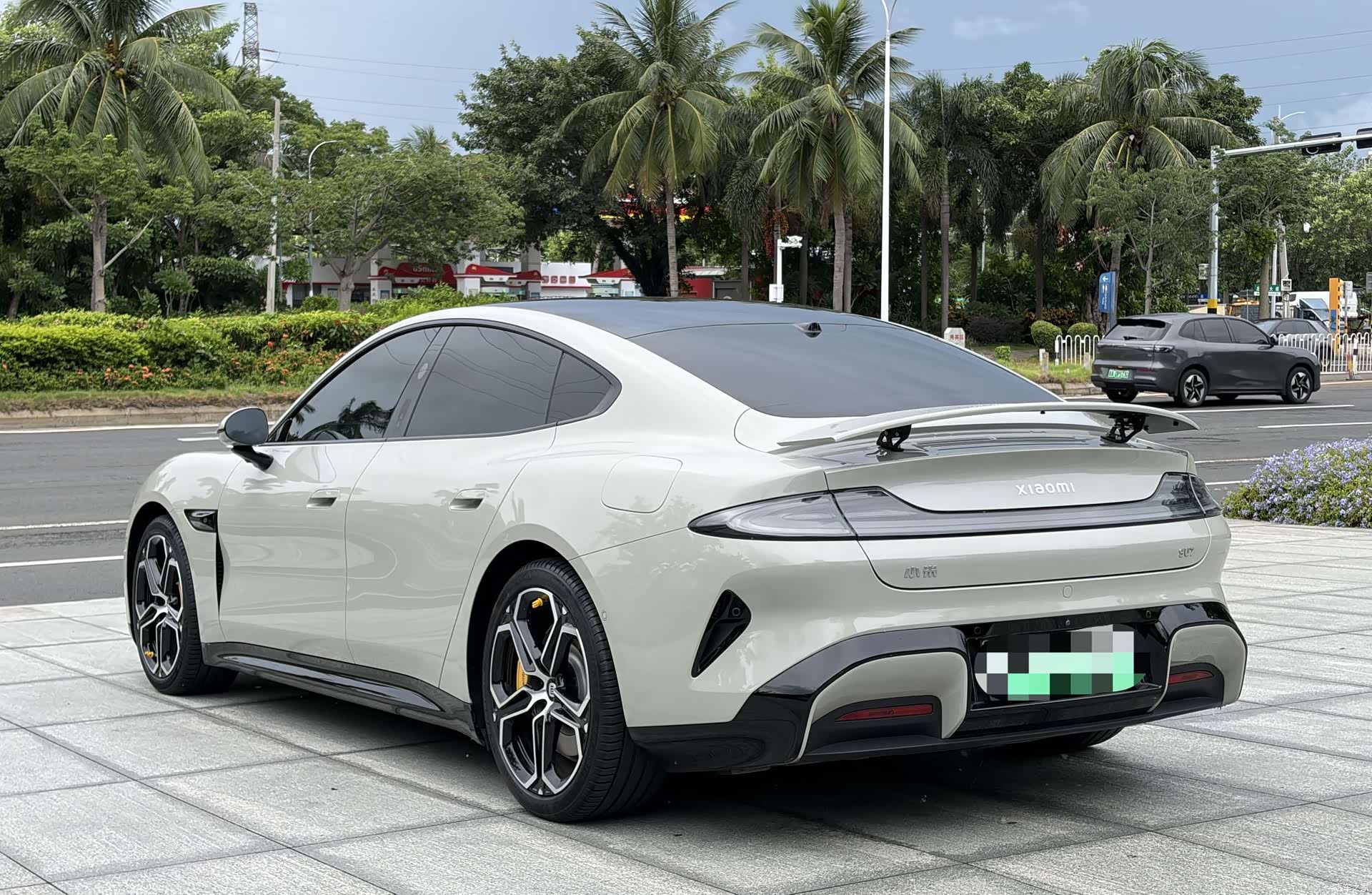 Xiaomi SU7, 2025 10