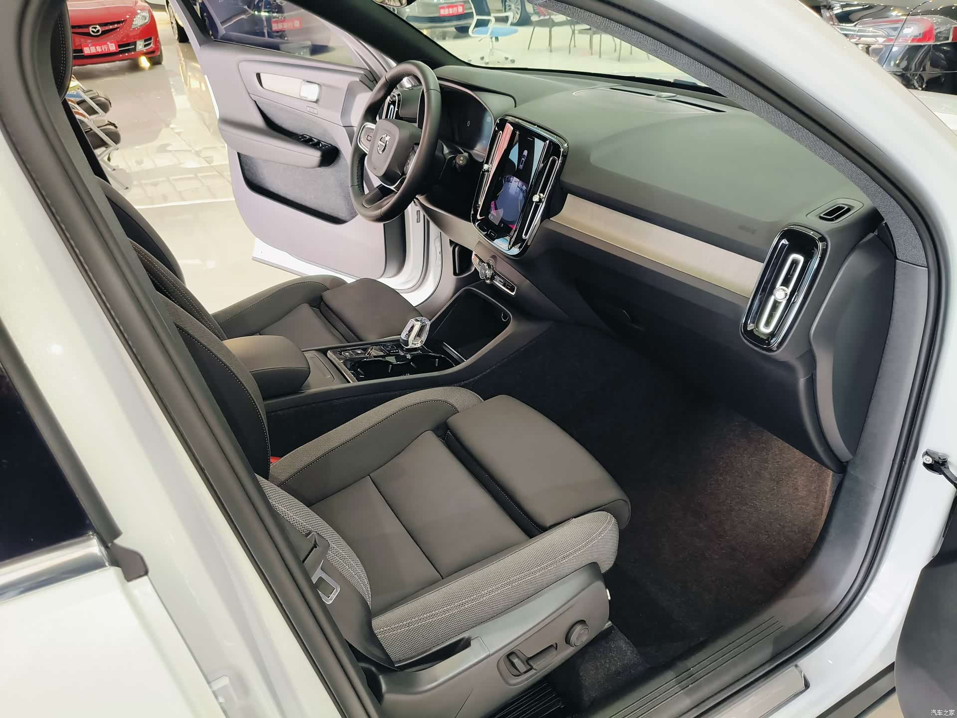 Volvo XC40, 2023 14