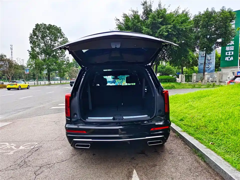 Cadillac XT6