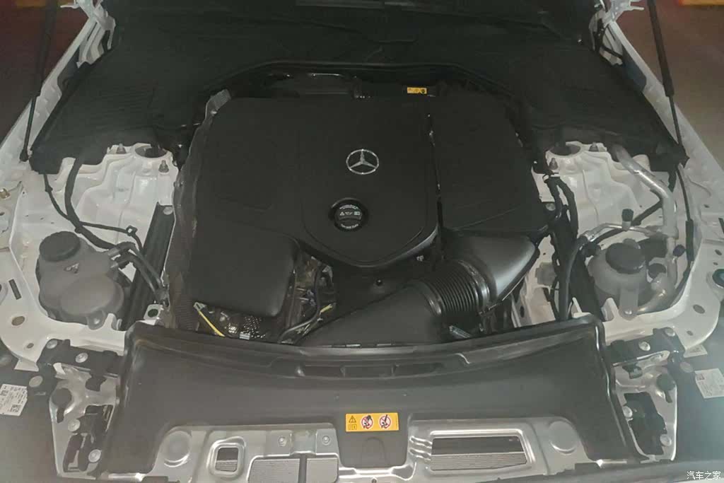 Mercedes-Benz C-Class, 2026 10