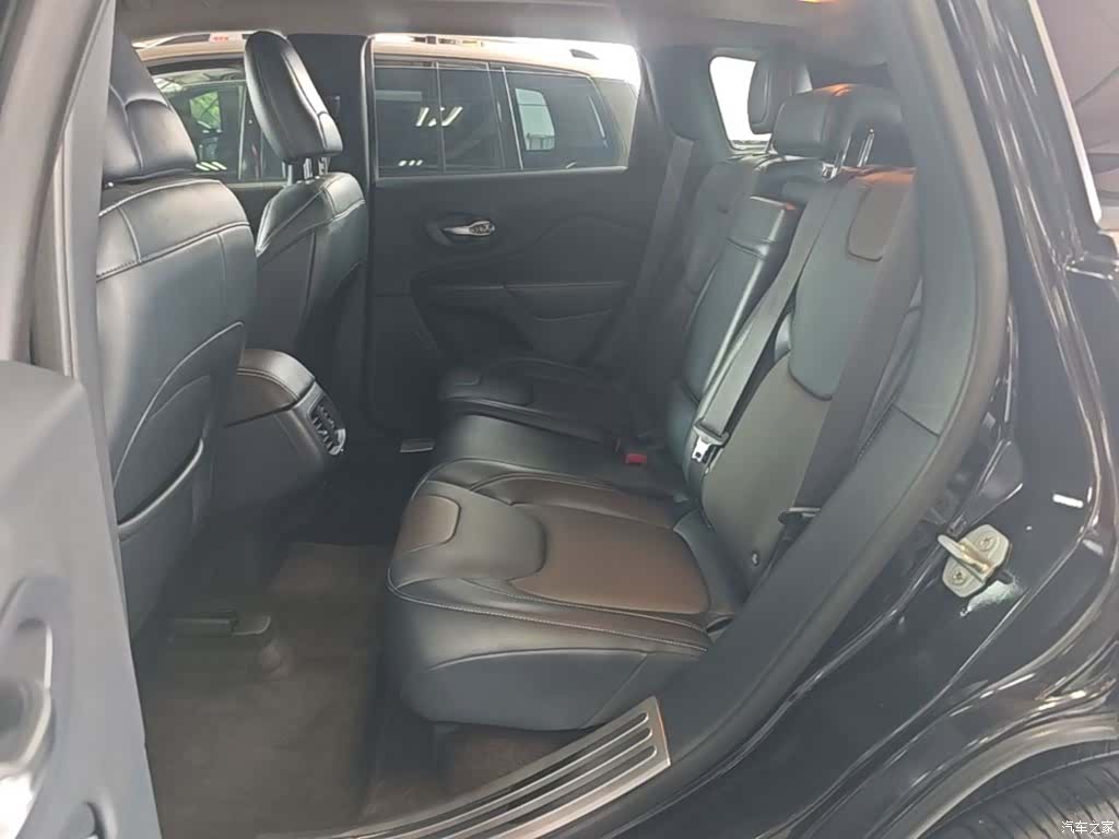 Jeep Cherokee, 2015 17