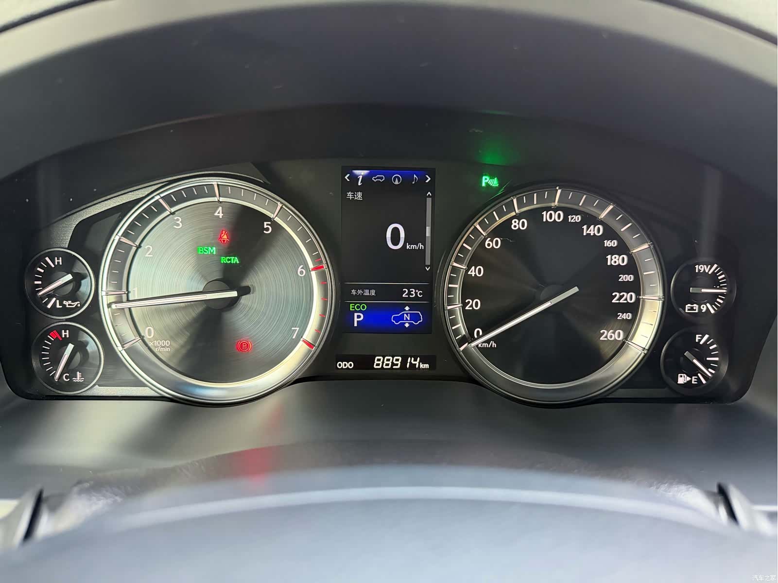 Lexus LX, 2019 10