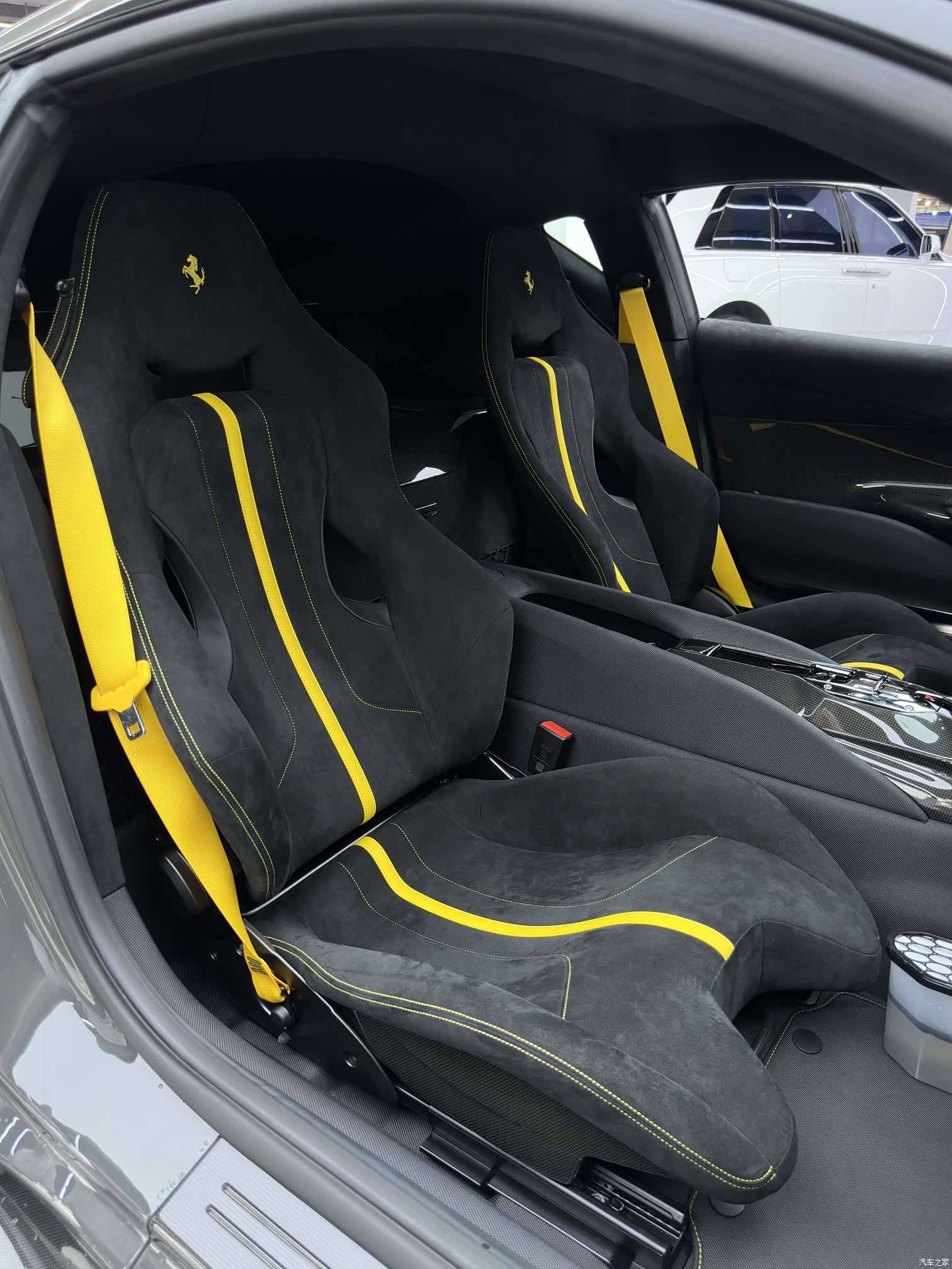 Ferrari 812, 2023 20