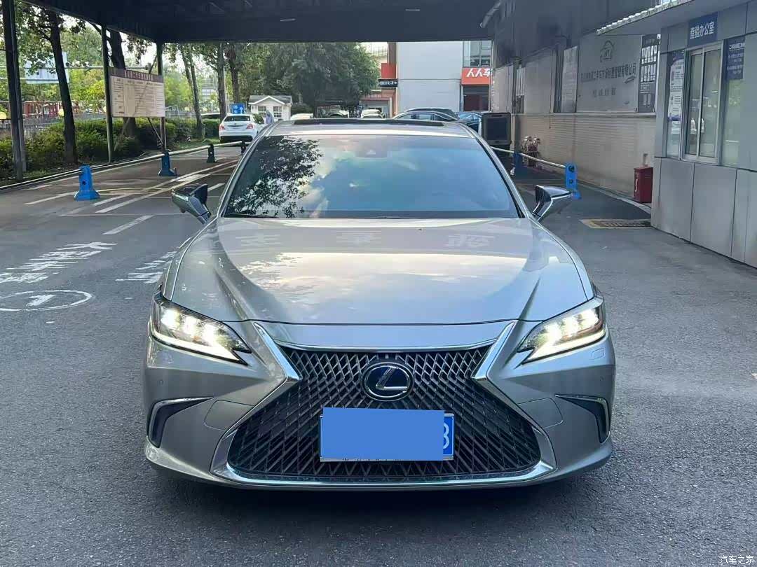 Lexus ES, 2021 2