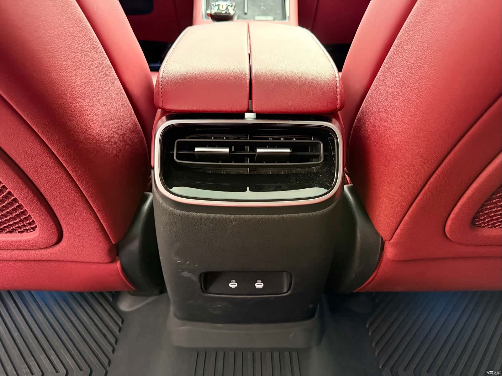 AITO M5, 2025 10