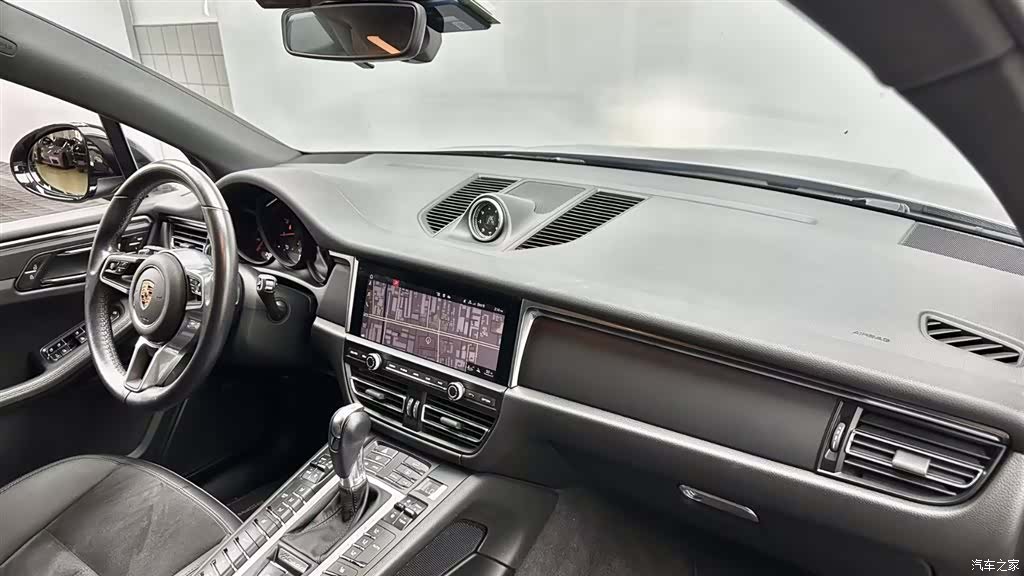 Porsche Macan, 2020 10