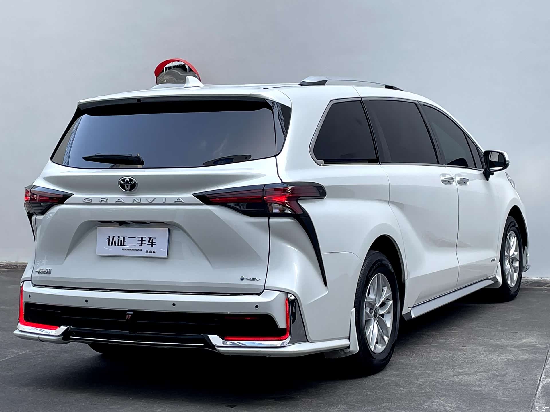 Toyota Granvia, 2025 37