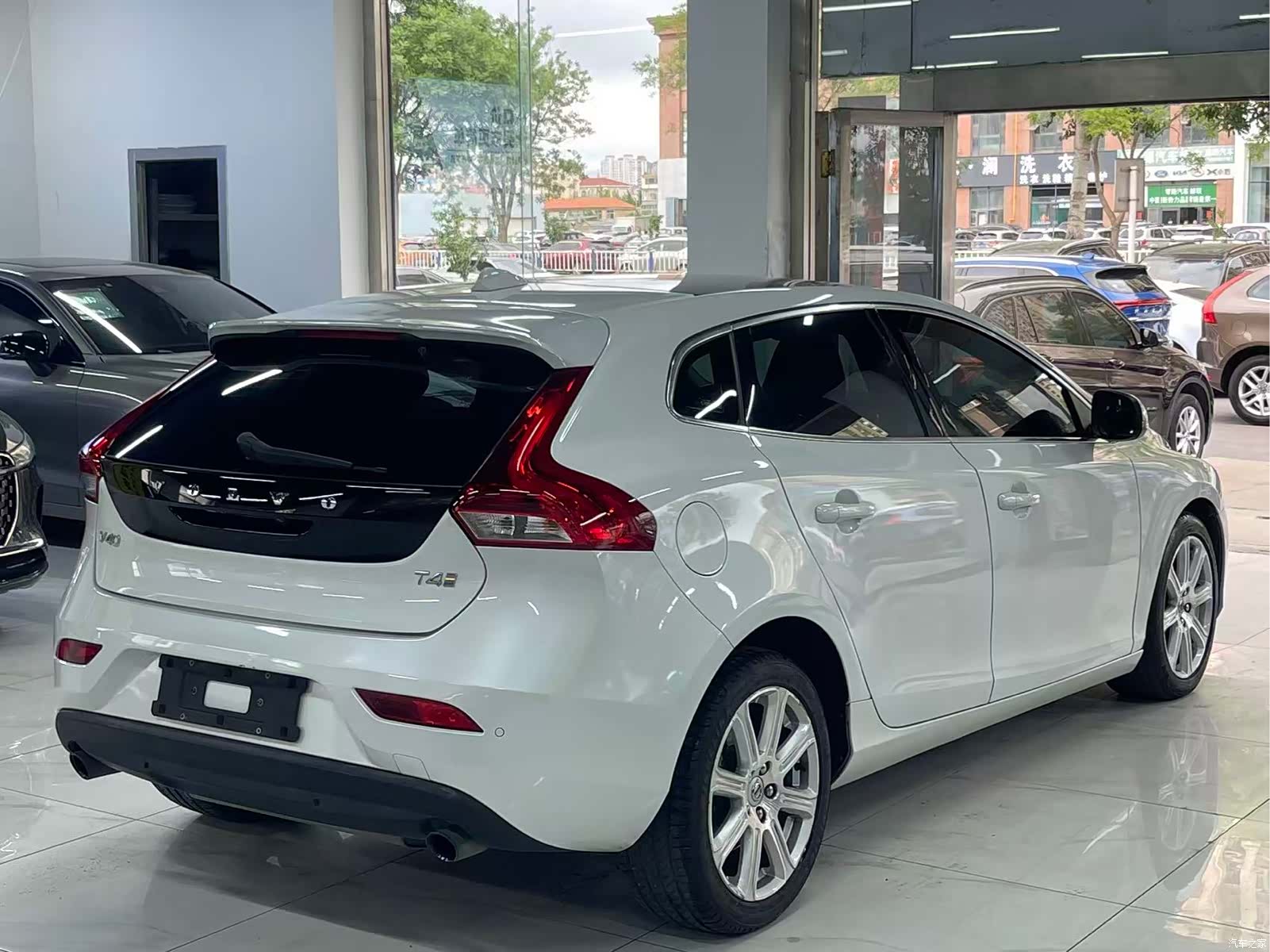 Volvo V40, 2018 6