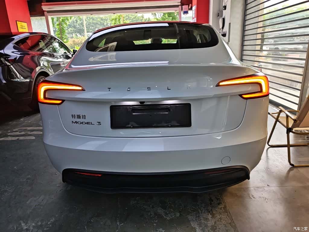 Tesla Model 3, 2025 6