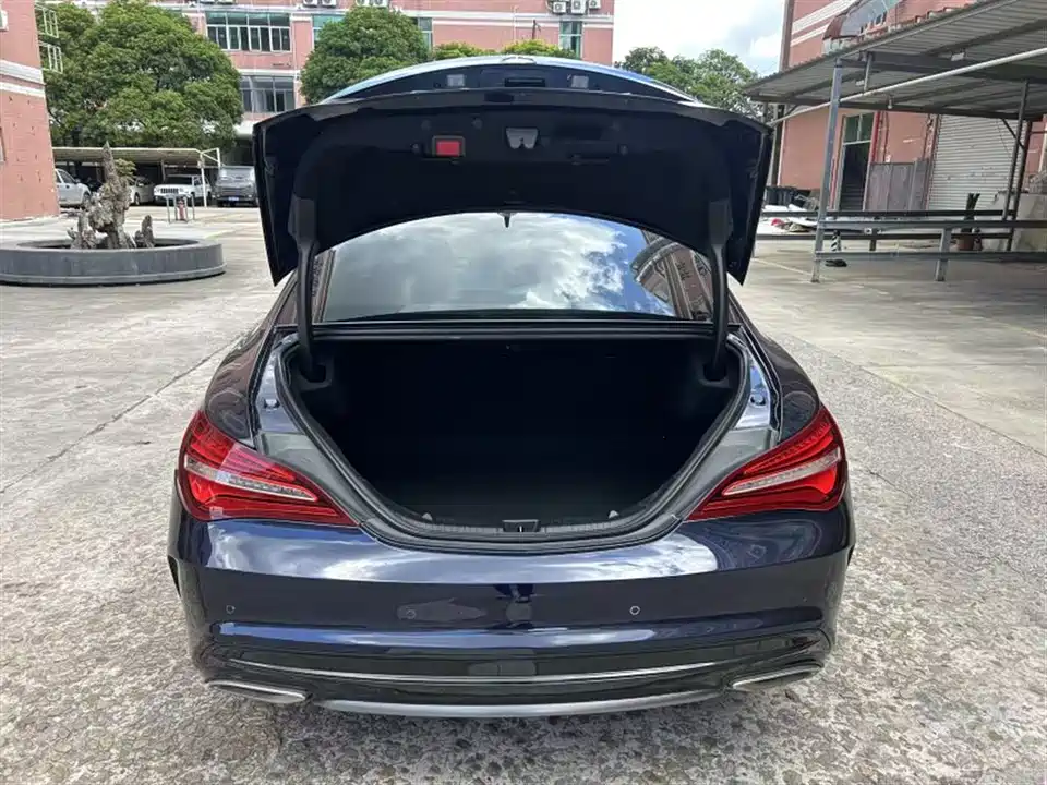 Mercedes-Benz CLA Mercedes-Benz CLA