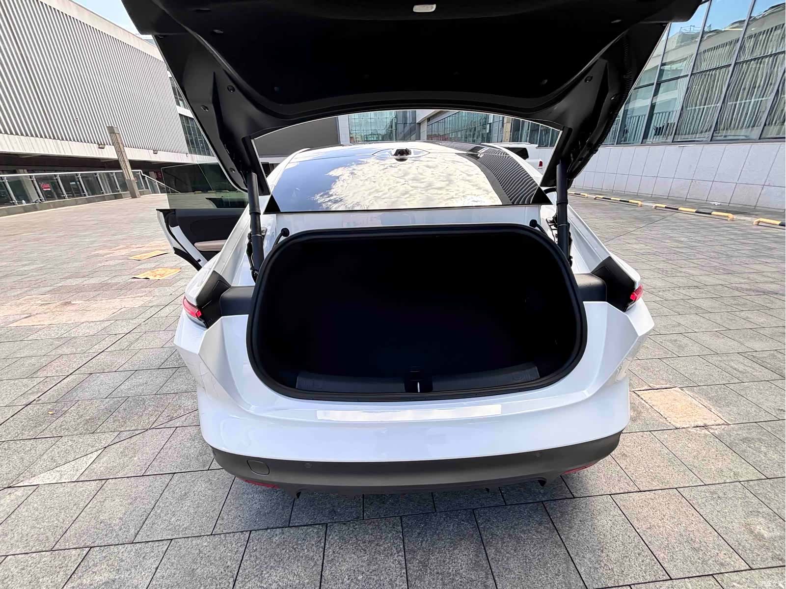 NIO ET5, 2023 17