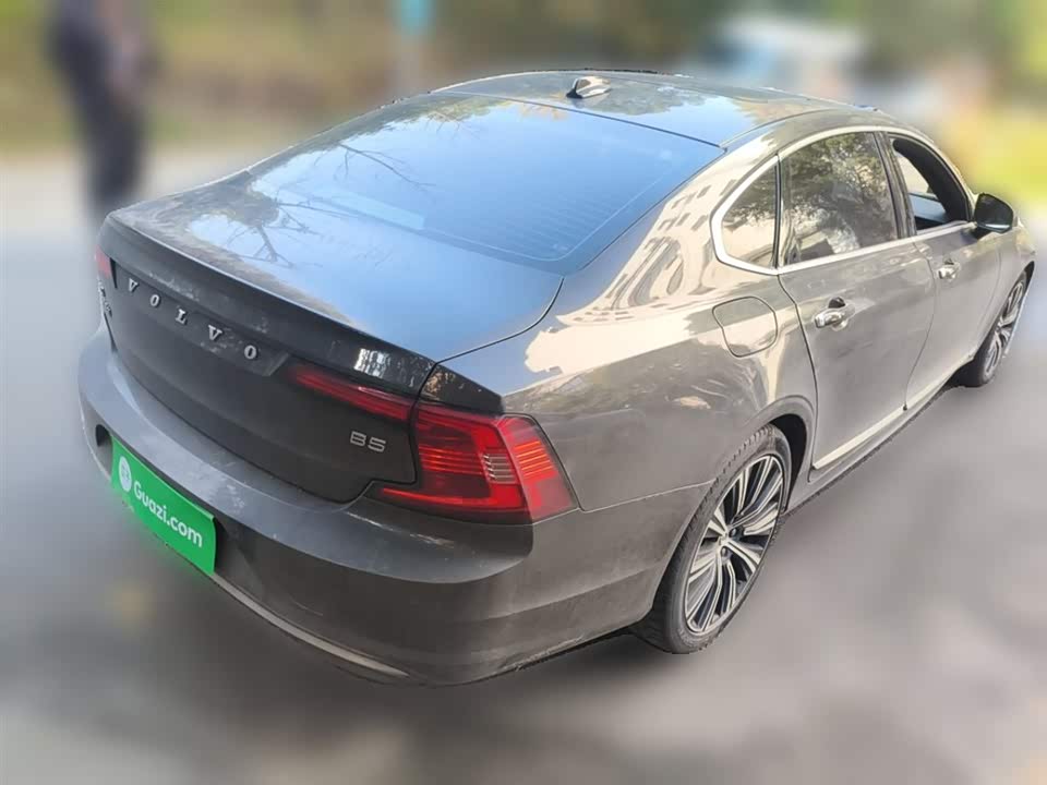 Volvo S90