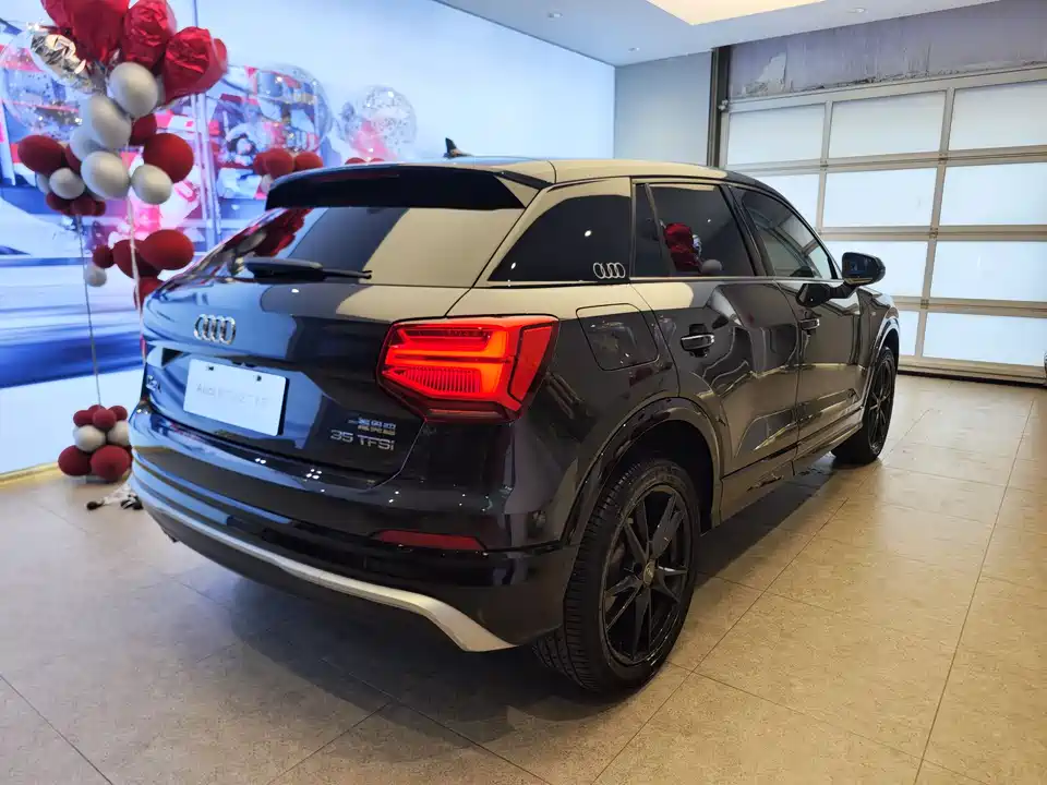 Audi Q2L