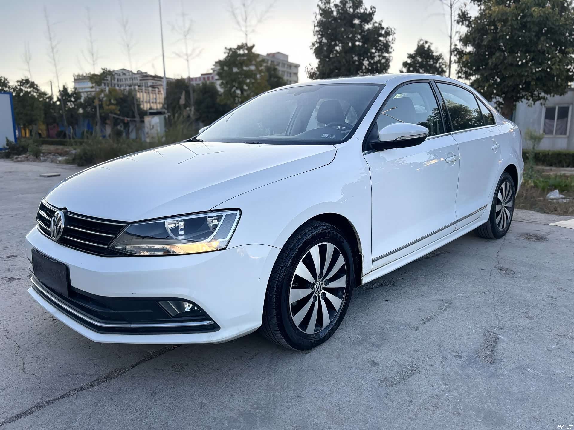 Volkswagen Sagitar