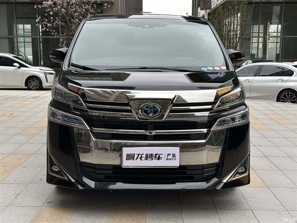 Toyota Vellfire, 2021 4