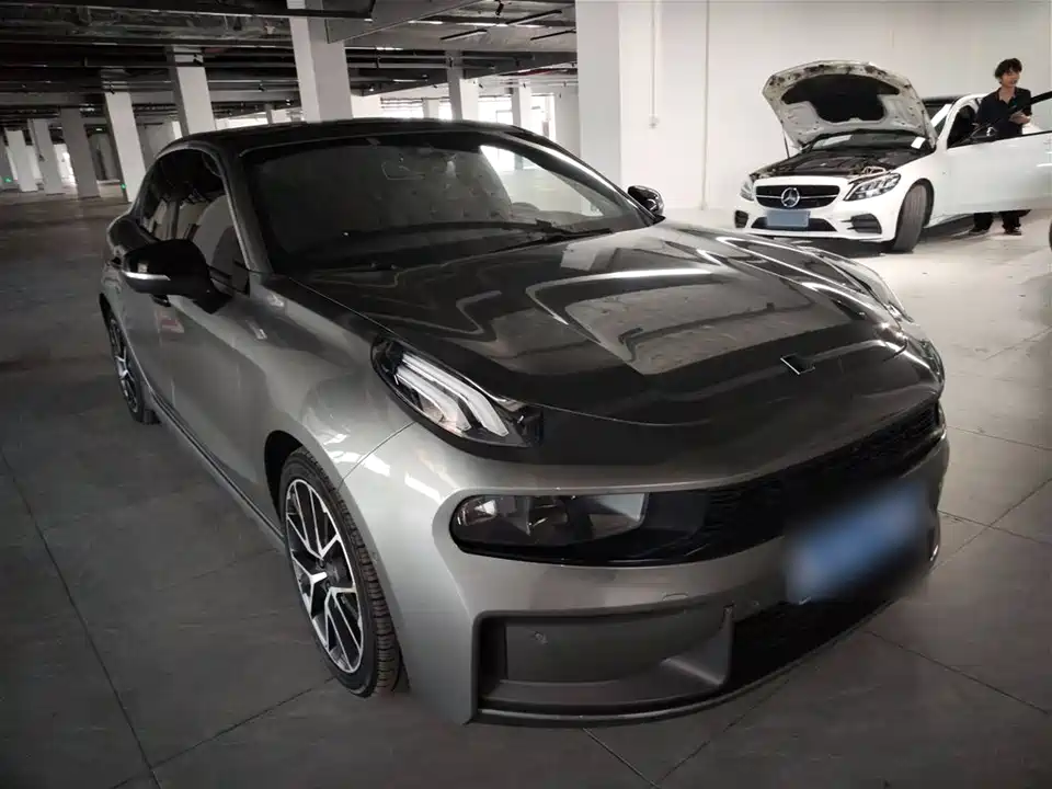 Lynk & Co 03