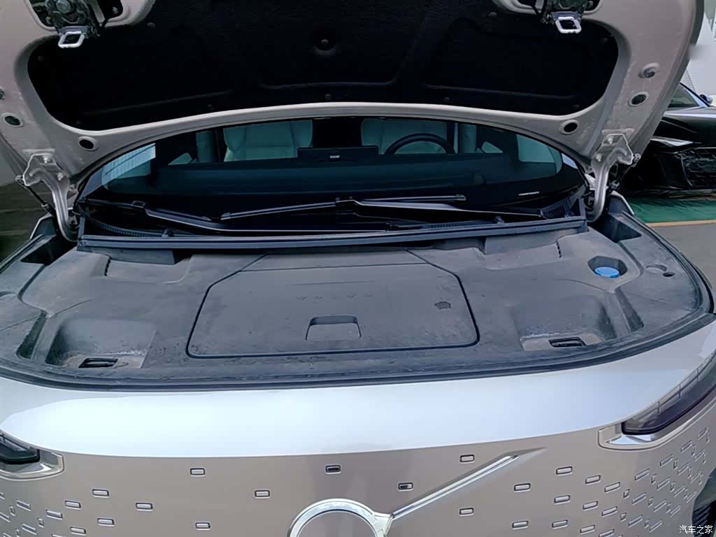 Volvo EM90, 2024 20