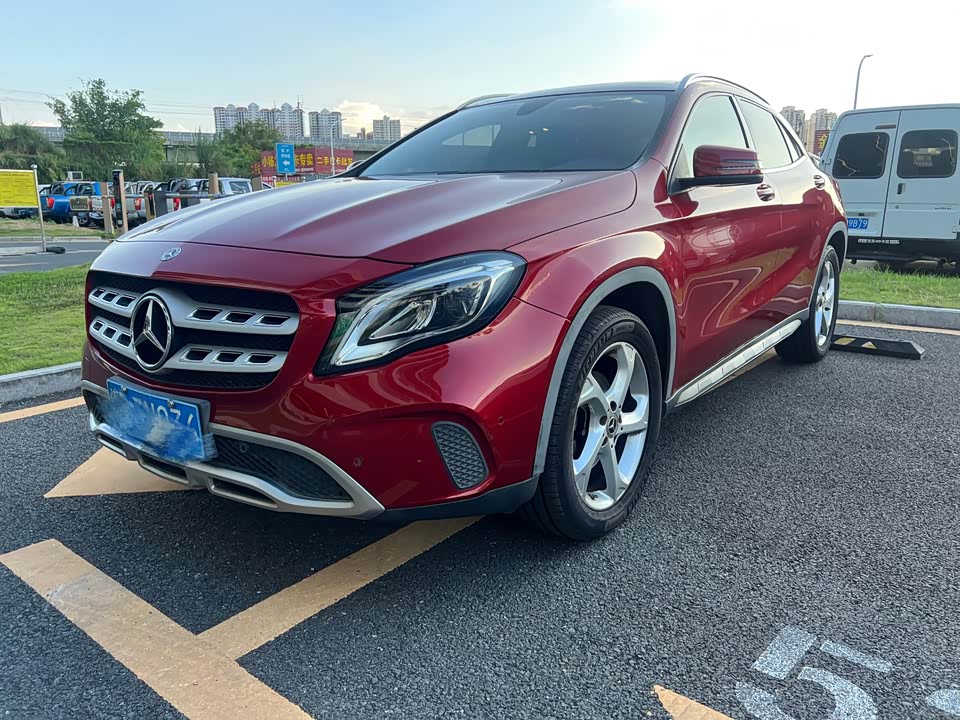 Mercedes-Benz GLA
