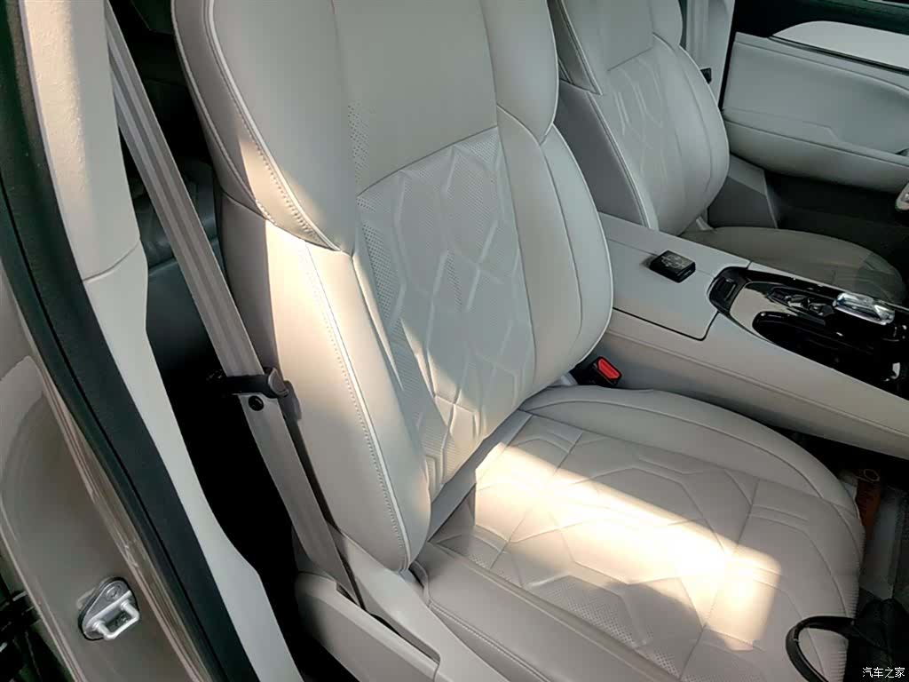 Volvo EM90, 2024 25