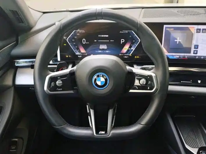 BMW i5