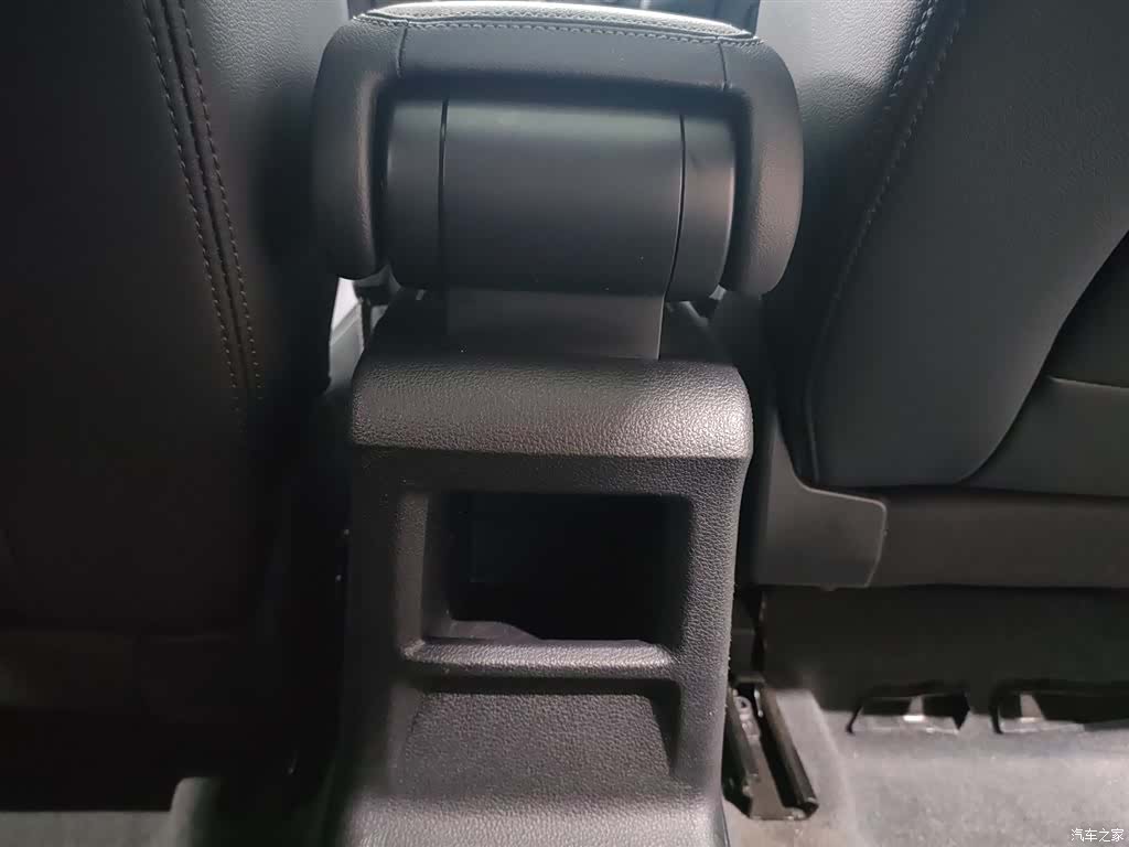 Audi Q2L, 2024 22