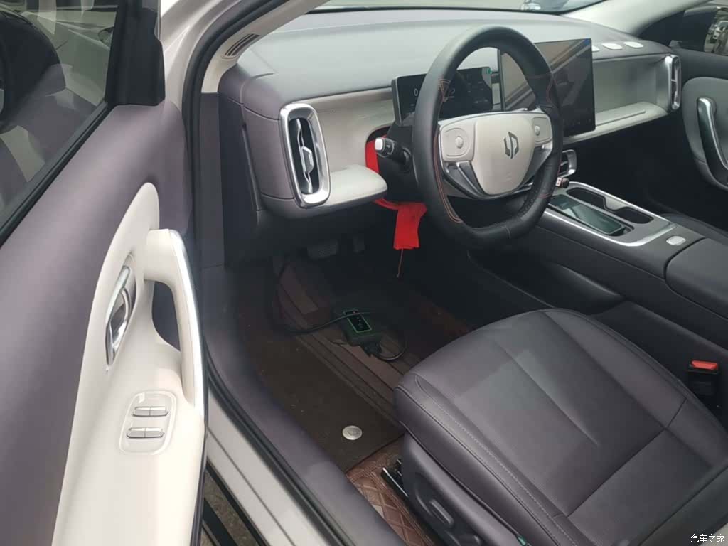 Leapmotor B01, 2025 16