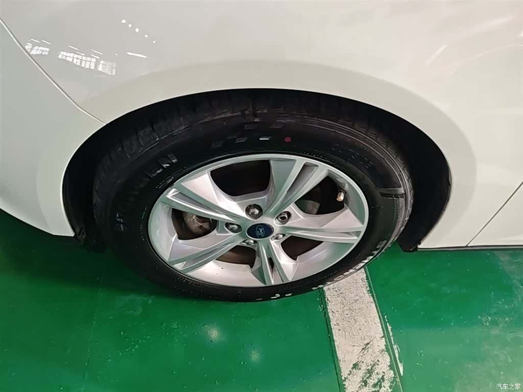 Ford Focus, 2015 23
