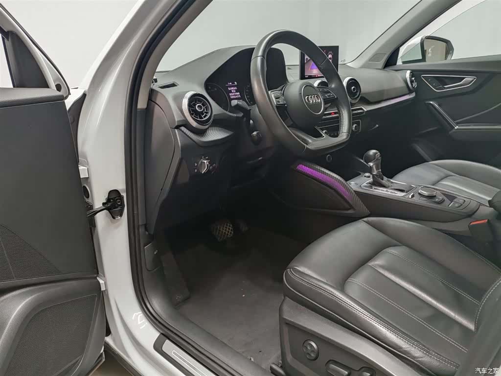 Audi Q2L, 2024 13
