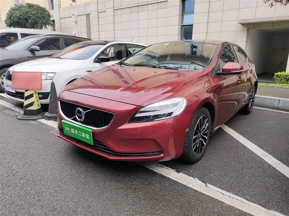 Volvo V40