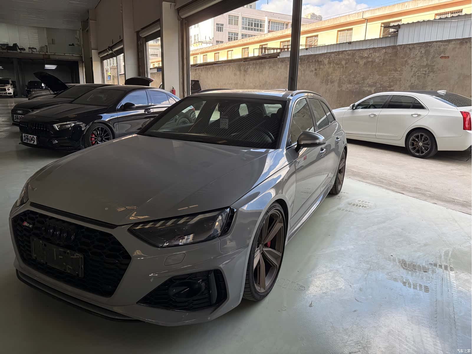 Audi RS4, 2023 3