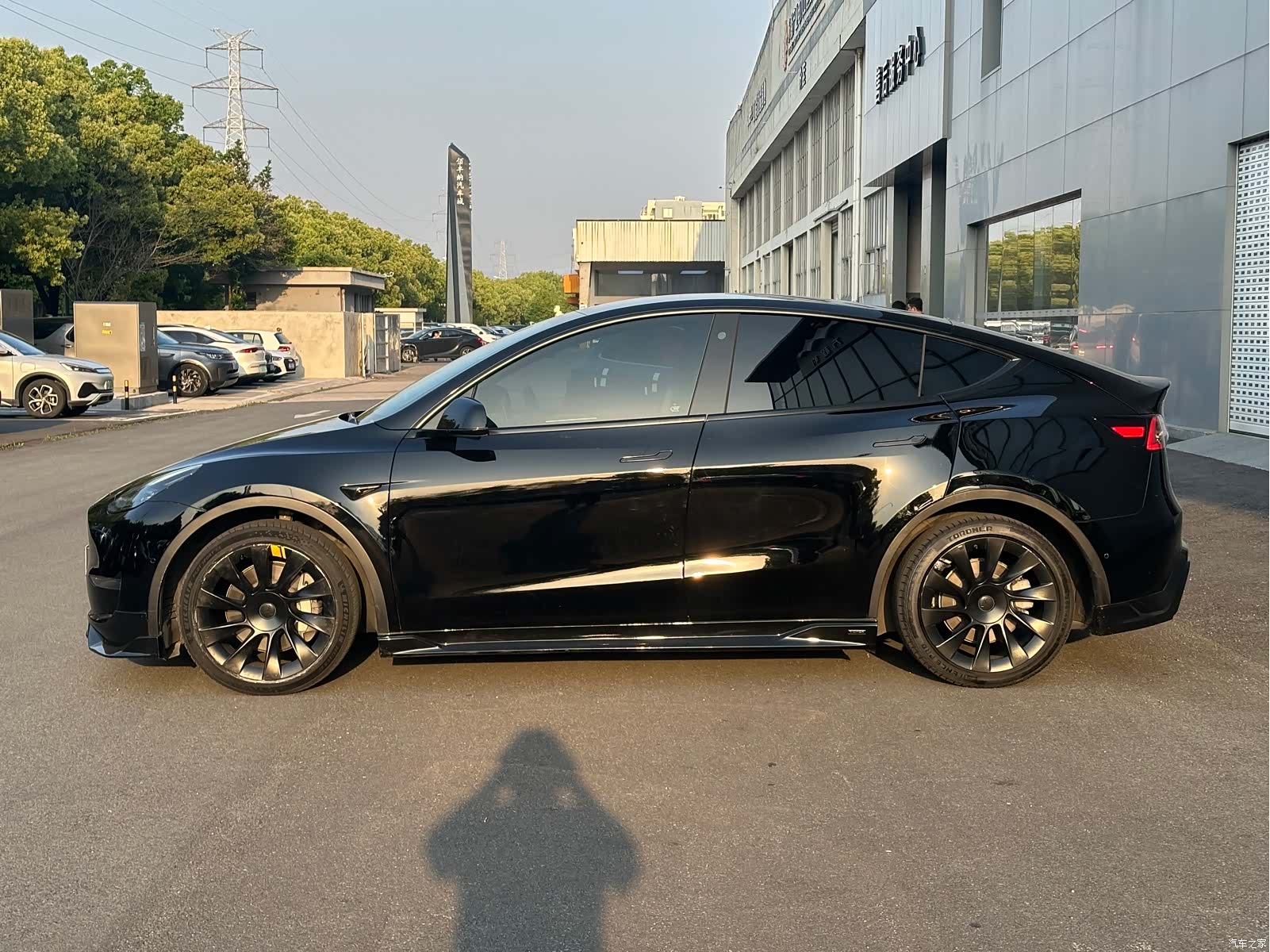 Tesla Model Y, 2021 все фото
