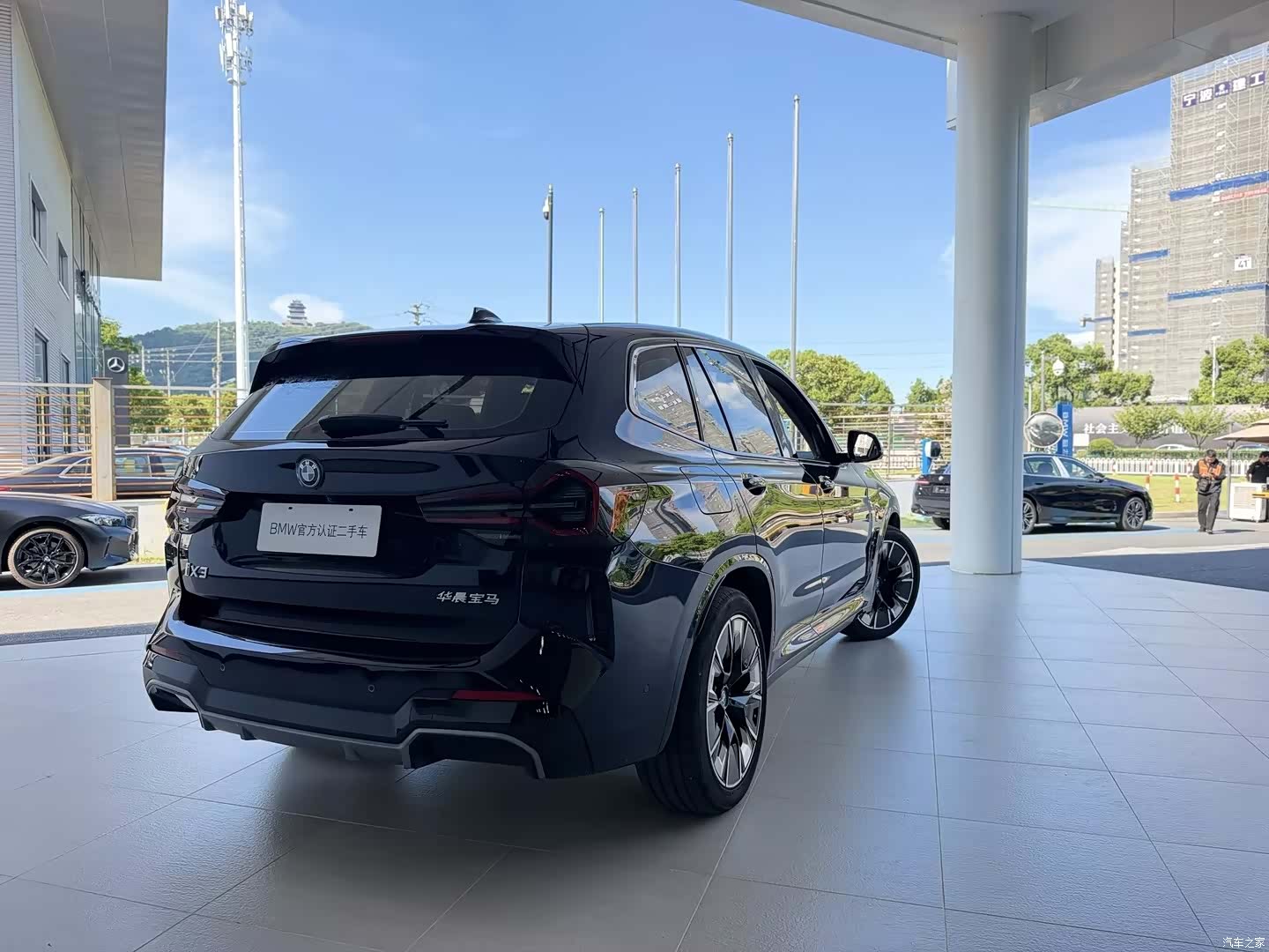 BMW iX3, 2025 все фото