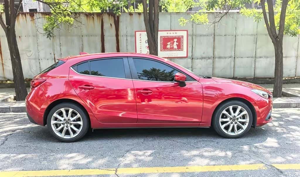 Mazda Mazda3, 2014 8