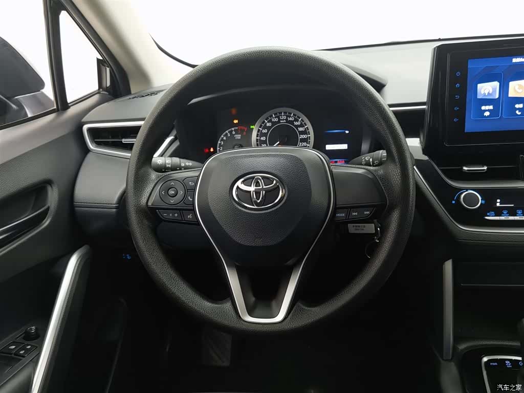 Toyota Frontlander, 2023 11
