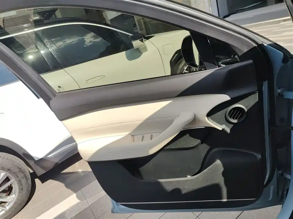 NIO ES6
