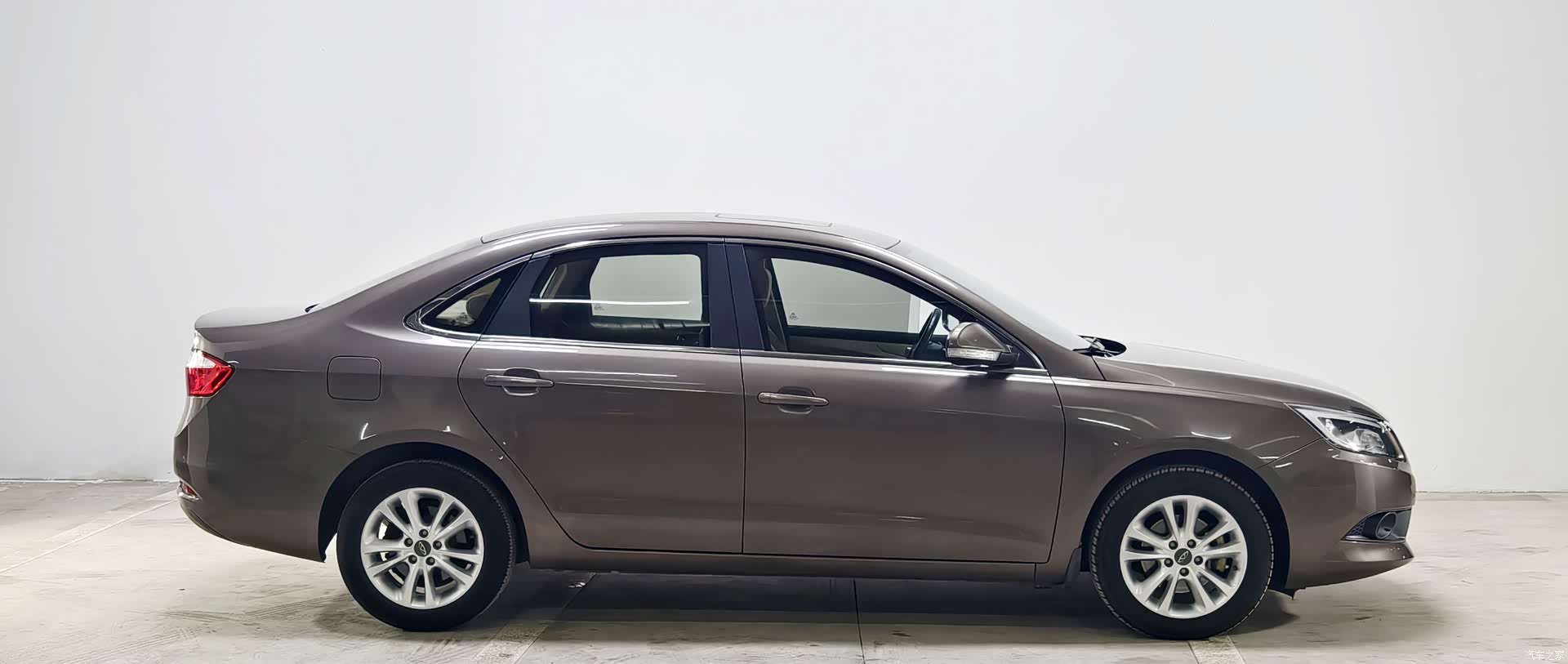 Chery 7, 2015 8