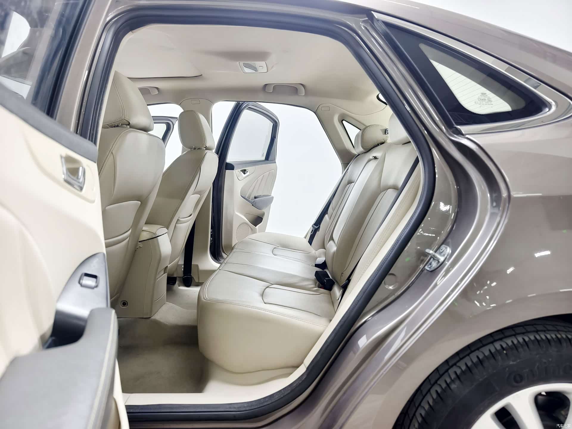 Chery 7, 2015 13