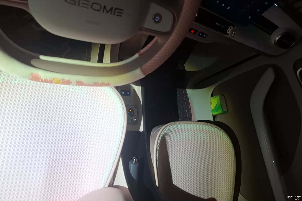 Geely Panda, 2025 16