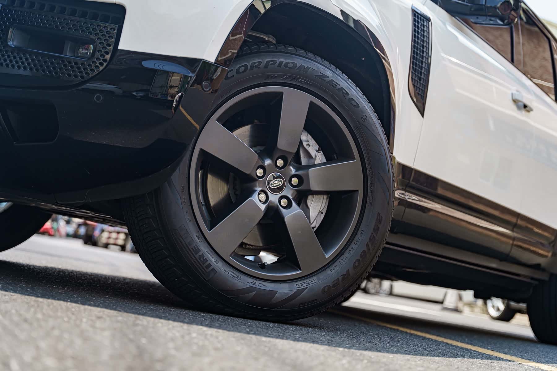 Land Rover Defender, 2023 6