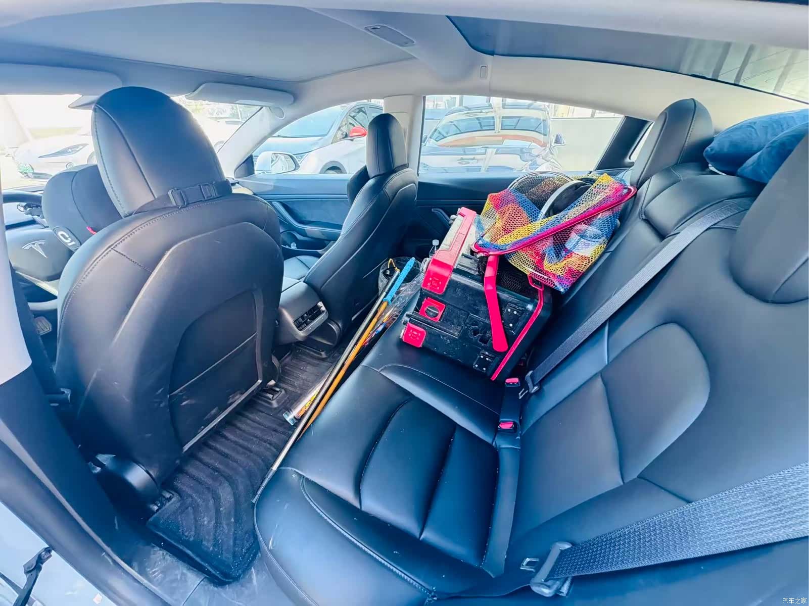 Tesla Model 3, 2020 13