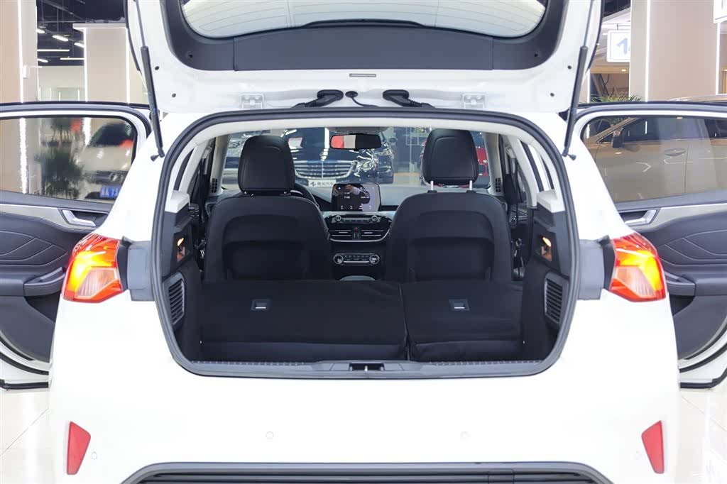 Ford Focus, 2020 31